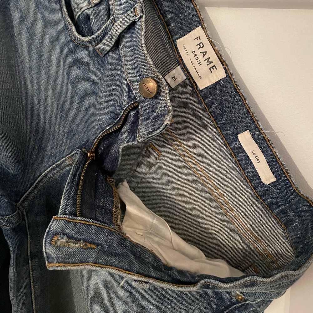 FRAME DENIM. Le Boy Jeans.
